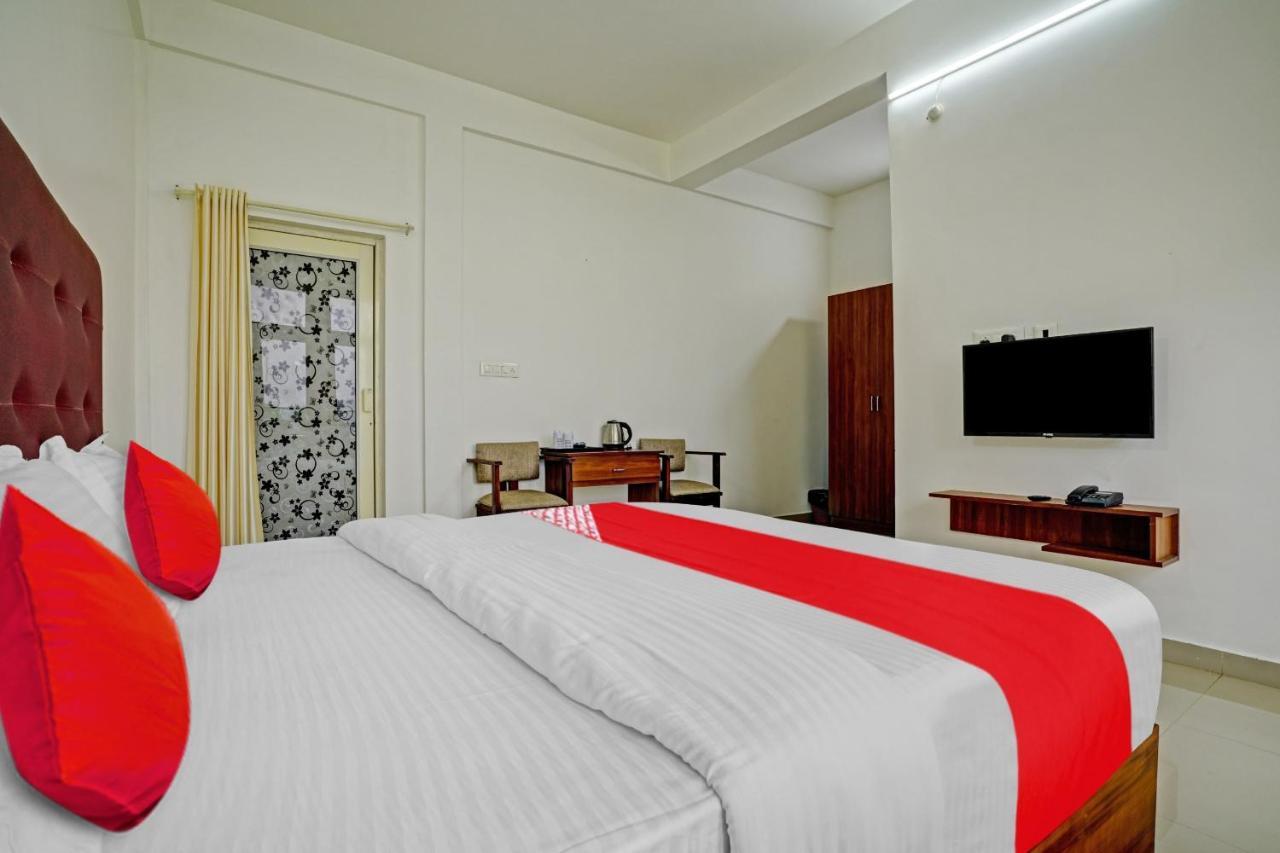 فندق Oyo Flagship 81260 Star Lights مونار المظهر الخارجي الصورة