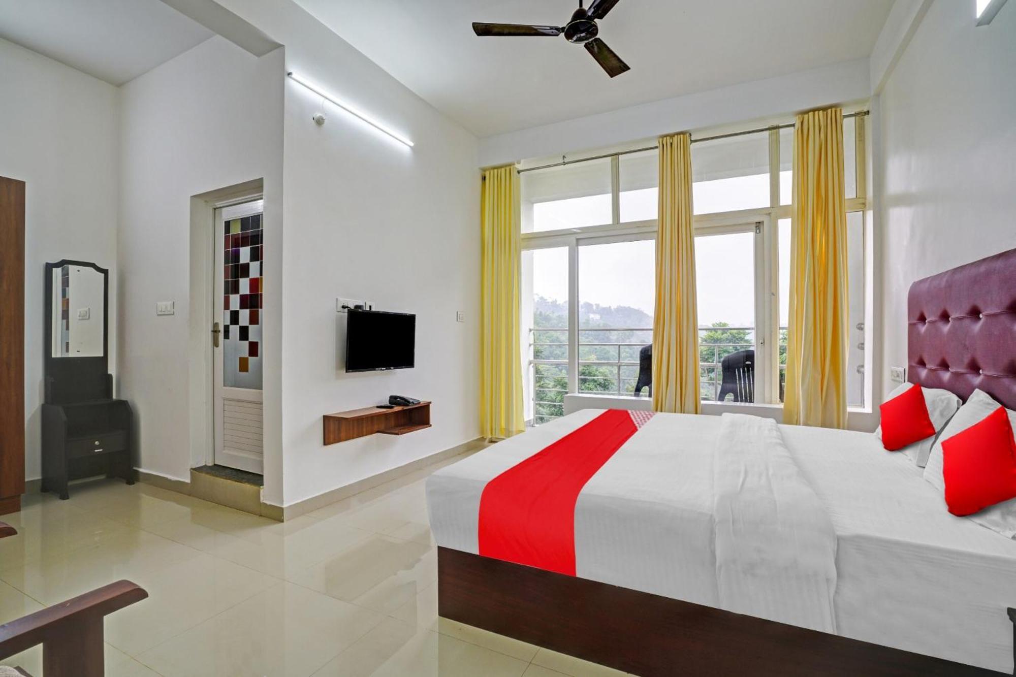 فندق Oyo Flagship 81260 Star Lights مونار المظهر الخارجي الصورة